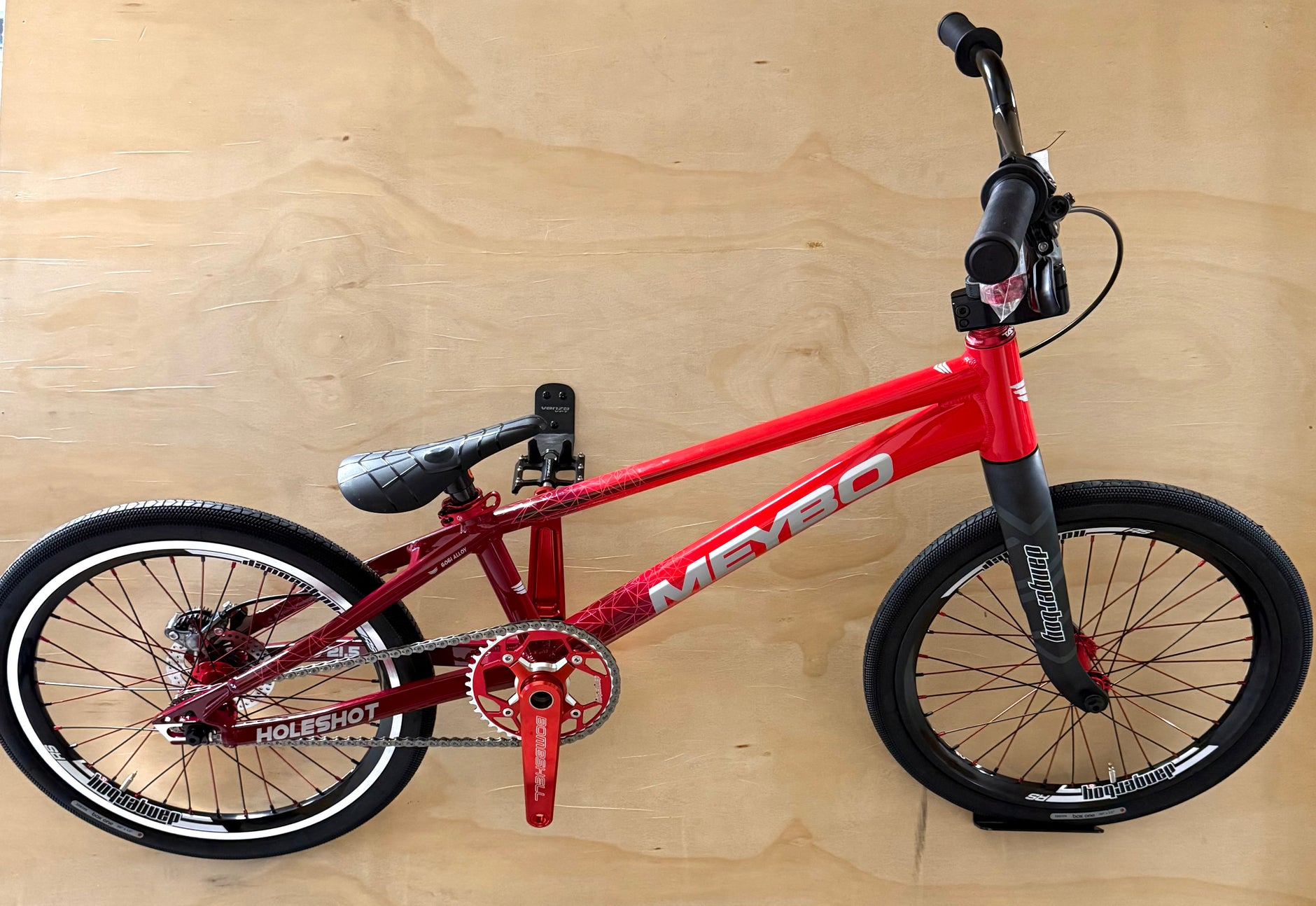 0B74214D-C4F3-4204-B331-