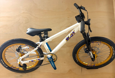 Deejay 20" Dirt jumper (Carbon Wheels)