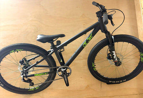 24" Bombshell Dirt Jumper