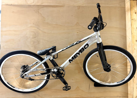 MEYBO HSX Cruiser Complete Build (Used)  - Silver/Black