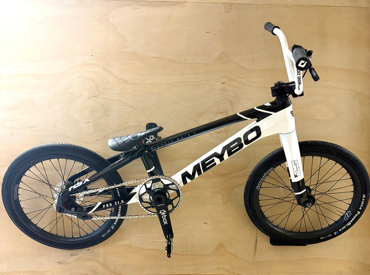 MEYBO HSX CARBON Complete Custom, Pearl White/Black 2025